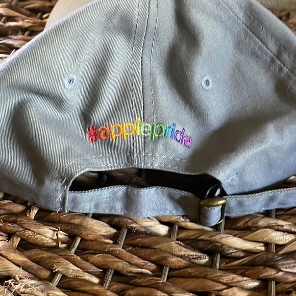 Apple Pride “dad hat” 2019 grey strap back - Picture 2 of 3